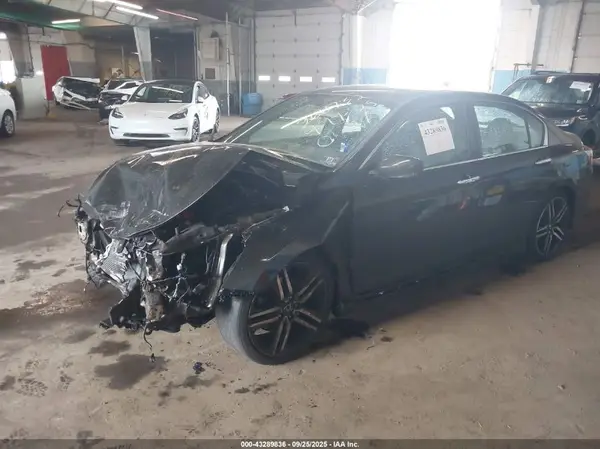 1HGCR2F52HA301619 2017 HONDA ACCORD - Image 2