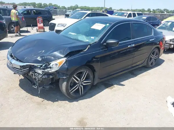 1HGCR2F53GA061804 2016 HONDA ACCORD - Image 2