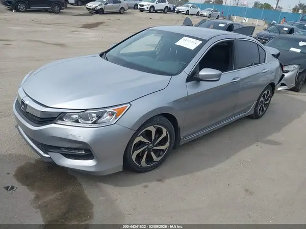 1HGCR2F53HA115829 2017 HONDA ACCORD - Image 2