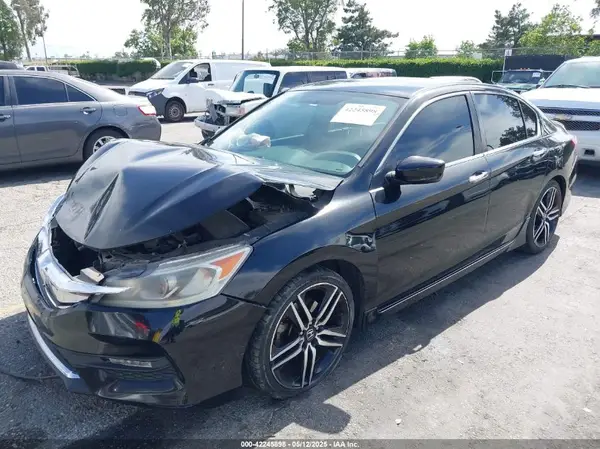 1HGCR2F53HA182611 2017 HONDA ACCORD - Image 2