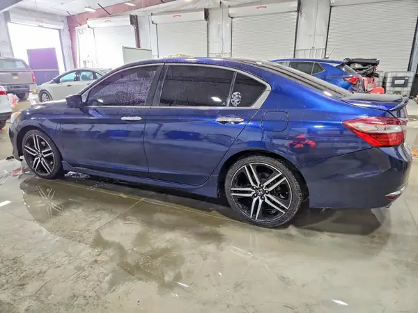 1HGCR2F53HA235937 2017 HONDA ACCORD - Image 2