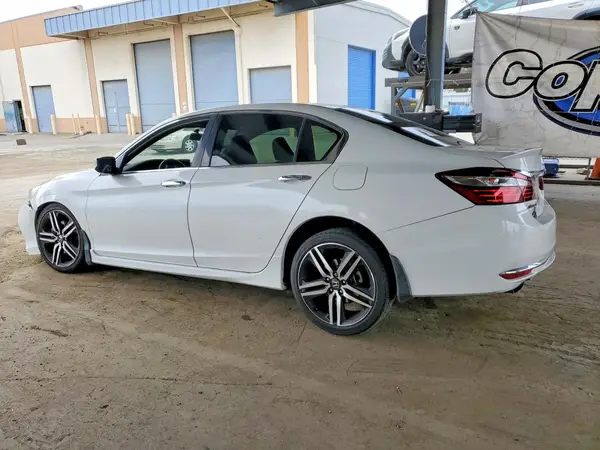 1HGCR2F53HA285608 2017 HONDA ACCORD - Image 2