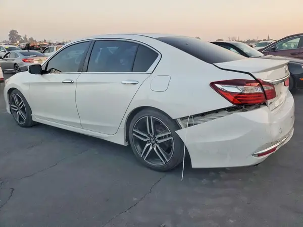 1HGCR2F54HA008725 2017 HONDA ACCORD - Image 2