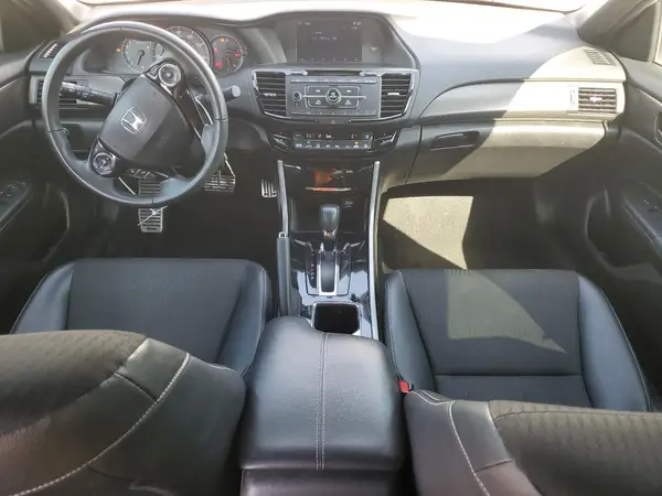 1HGCR2F54HA010006 2017 HONDA ACCORD - Image 8