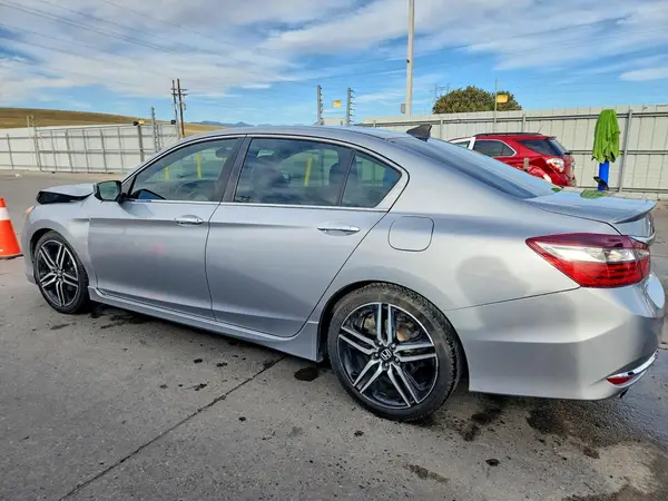 1HGCR2F54HA018235 2017 HONDA ACCORD - Image 2