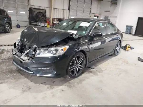 1HGCR2F54HA022818 2017 HONDA ACCORD - Image 2