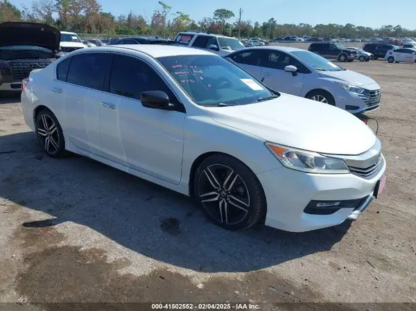 1HGCR2F54HA037786 2017 HONDA ACCORD - Image 1