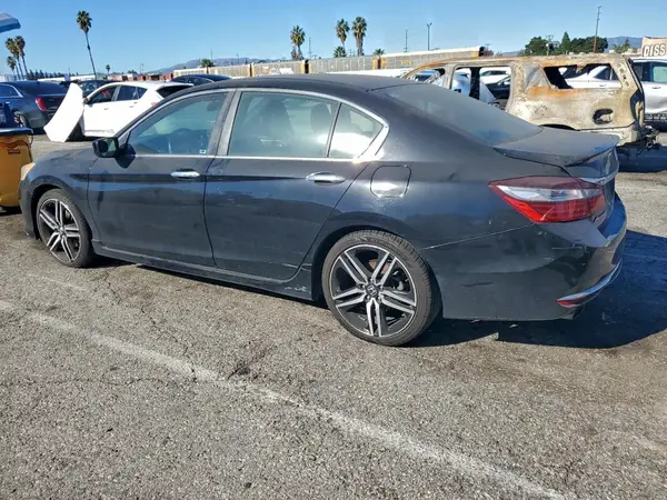 1HGCR2F54HA055463 2017 HONDA ACCORD - Image 2