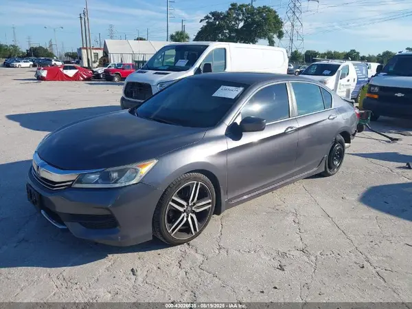 1HGCR2F54HA063661 2017 HONDA ACCORD - Image 2