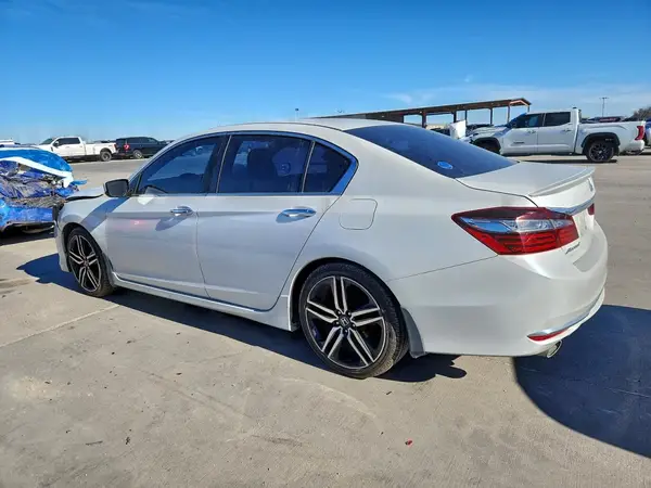 1HGCR2F54HA074255 2017 HONDA ACCORD - Image 2
