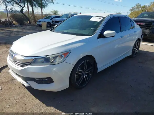 1HGCR2F54HA077219 2017 HONDA ACCORD - Image 2
