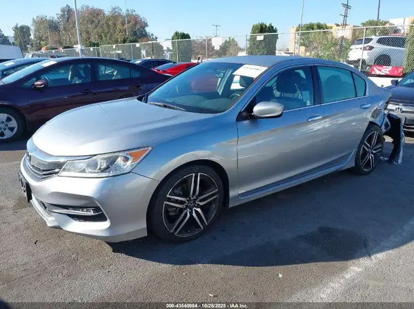 1HGCR2F54HA082534 2017 HONDA ACCORD - Image 2
