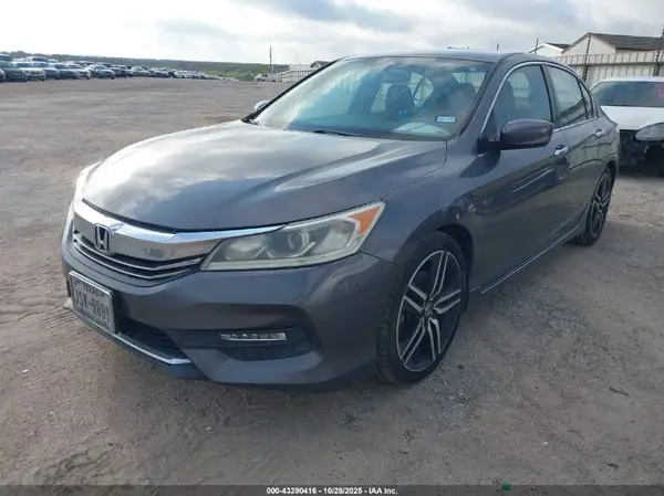 1HGCR2F54HA104144 2017 HONDA ACCORD - Image 2