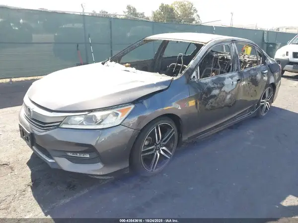 1HGCR2F54HA115774 2017 HONDA ACCORD - Image 2