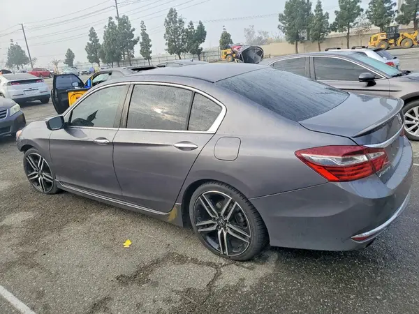 1HGCR2F54HA122675 2017 HONDA ACCORD - Image 2