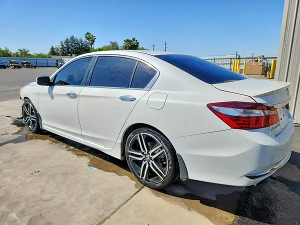 1HGCR2F54HA127178 2017 HONDA ACCORD - Image 2