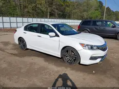 1HGCR2F54HA136320 2017 HONDA ACCORD