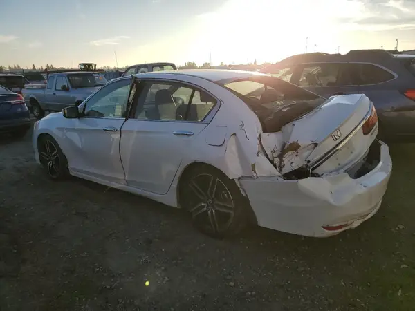 1HGCR2F54HA152596 2017 HONDA ACCORD - Image 2