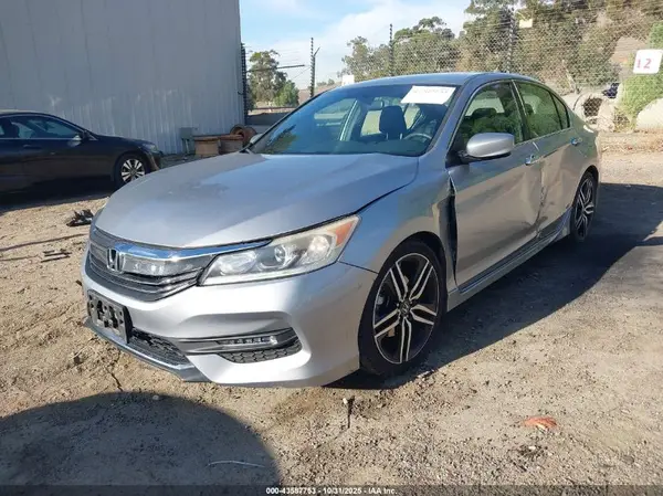 1HGCR2F54HA269210 2017 HONDA ACCORD - Image 2