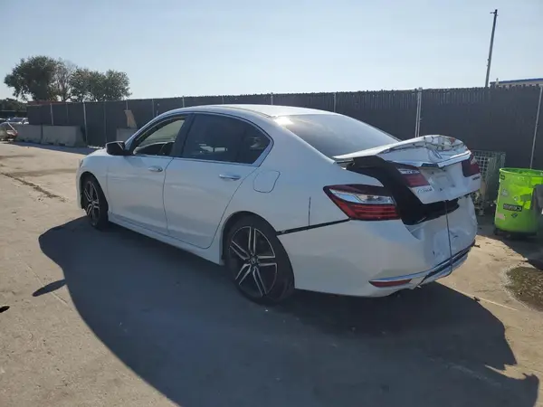 1HGCR2F54HA284242 2017 HONDA ACCORD - Image 2