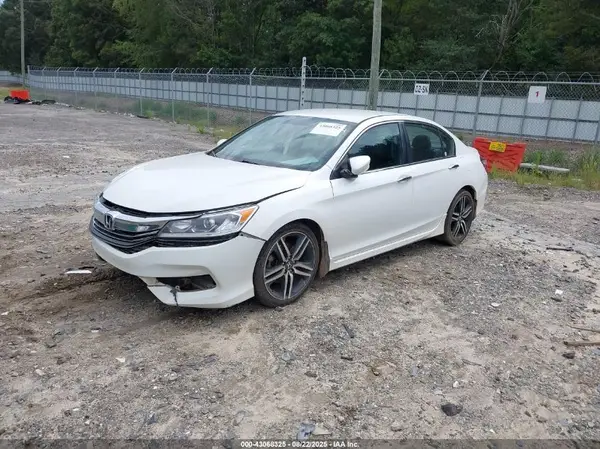1HGCR2F54HA301749 2017 HONDA ACCORD - Image 2