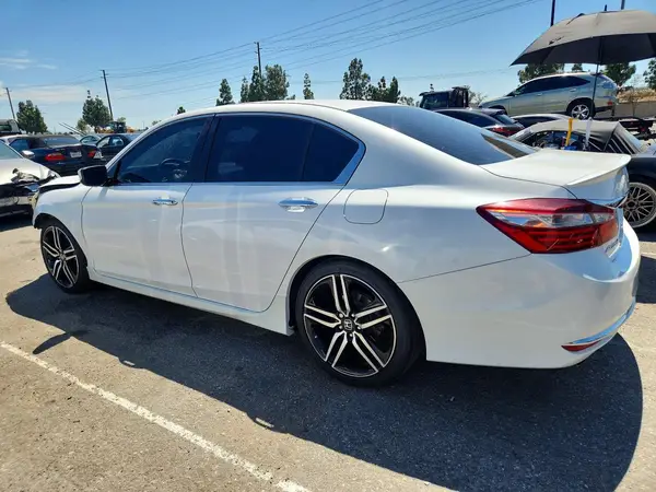 1HGCR2F55GA067538 2016 HONDA ACCORD - Image 2