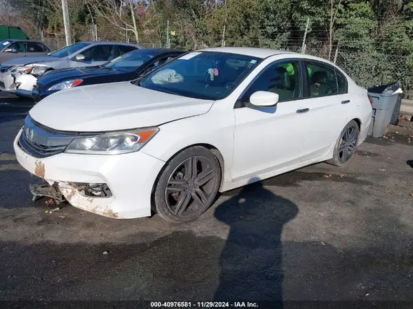 1HGCR2F55HA005123 2017 HONDA ACCORD - Image 2