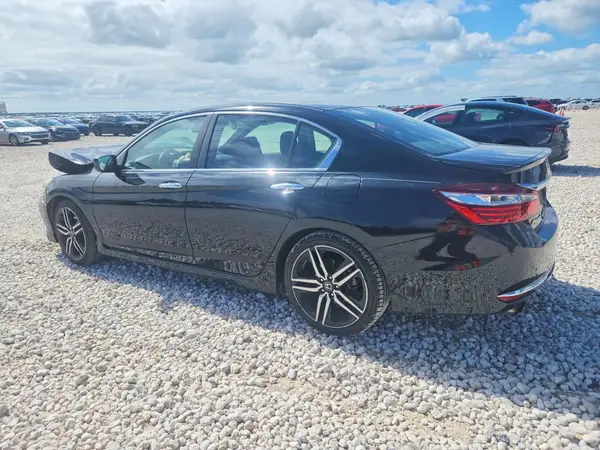 1HGCR2F55HA005588 2017 HONDA ACCORD - Image 2