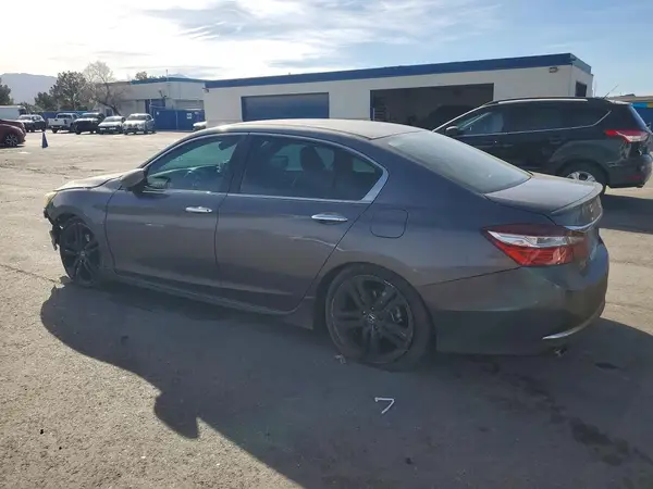 1HGCR2F55HA012802 2017 HONDA ACCORD - Image 2