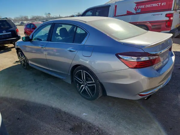 1HGCR2F55HA017384 2017 HONDA ACCORD - Image 2