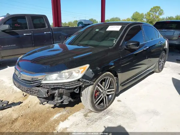 1HGCR2F55HA020625 2017 HONDA ACCORD - Image 2