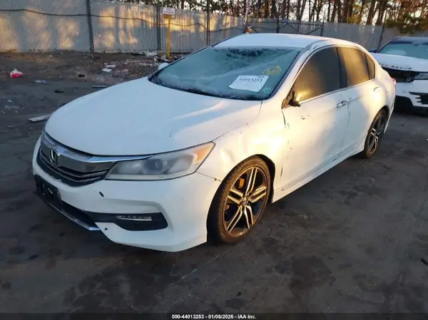 1HGCR2F55HA027607 2017 HONDA ACCORD - Image 2