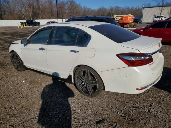 1HGCR2F55HA029602 2017 HONDA ACCORD - Image 2