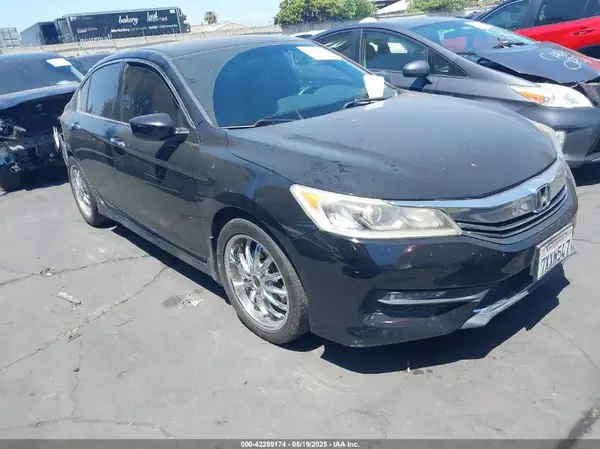 1HGCR2F55HA030412 2017 HONDA ACCORD - Image 1