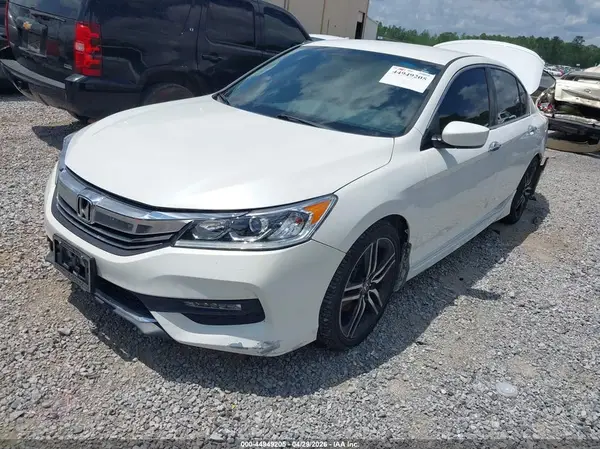 1HGCR2F55HA039661 2017 HONDA ACCORD - Image 2