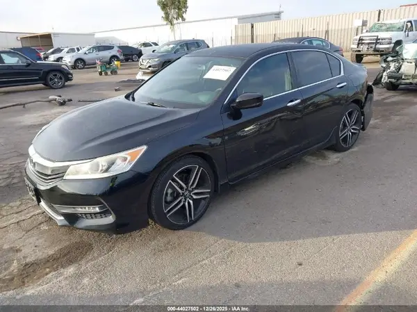 1HGCR2F55HA049316 2017 HONDA ACCORD - Image 2