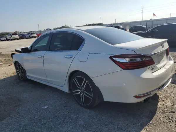 1HGCR2F55HA056198 2017 HONDA ACCORD - Image 2