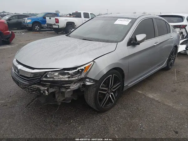 1HGCR2F55HA056461 2017 HONDA ACCORD - Image 2