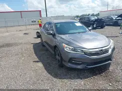 1HGCR2F55HA060512 2017 HONDA ACCORD