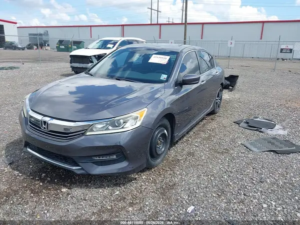 1HGCR2F55HA060512 2017 HONDA ACCORD - Image 2