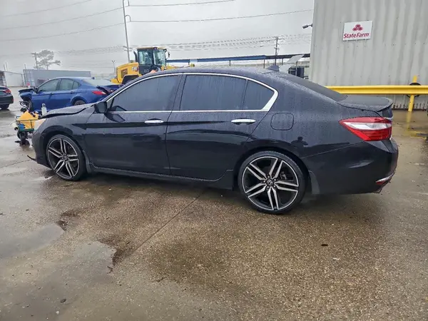 1HGCR2F55HA061210 2017 HONDA ACCORD - Image 2