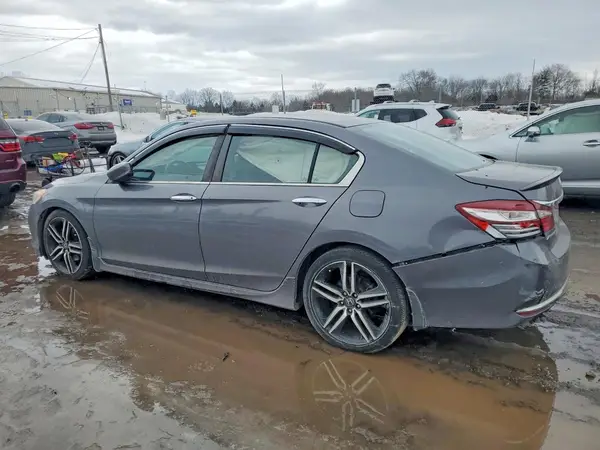 1HGCR2F55HA073633 2017 HONDA ACCORD - Image 2