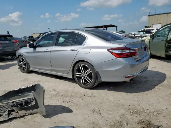 1HGCR2F55HA077861 2017 HONDA ACCORD - Image 2