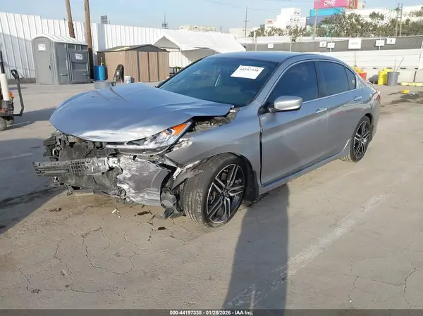 1HGCR2F55HA081943 2017 HONDA ACCORD - Image 2