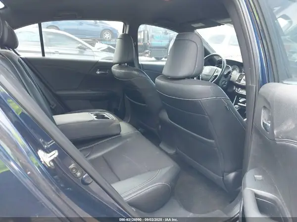 1HGCR2F55HA123186 2017 HONDA ACCORD - Image 8