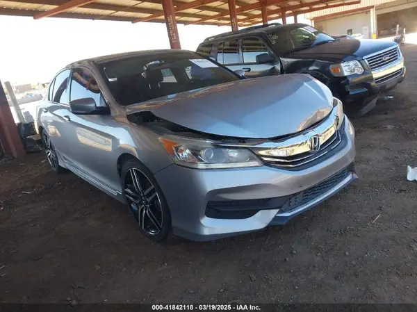 1HGCR2F55HA124919 2017 HONDA ACCORD - Image 1