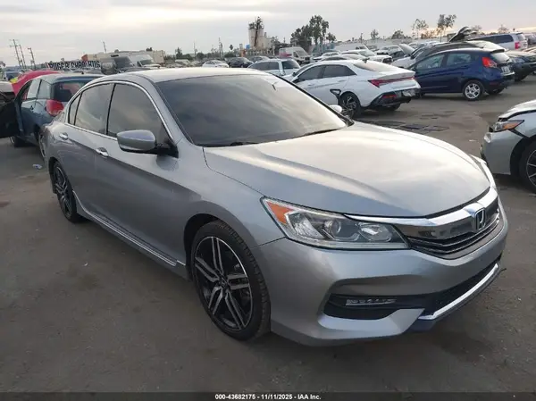 1HGCR2F55HA137394 2017 HONDA ACCORD - Image 1