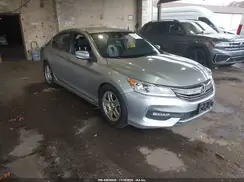 1HGCR2F55HA137413 2017 HONDA ACCORD