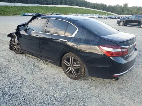 1HGCR2F55HA138979 2017 HONDA ACCORD - Image 2