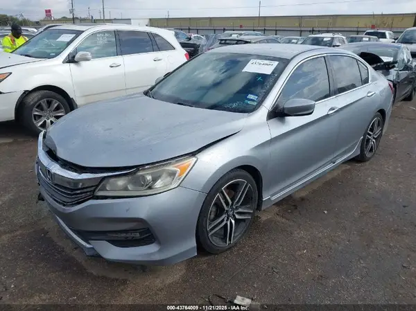 1HGCR2F55HA145205 2017 HONDA ACCORD - Image 2